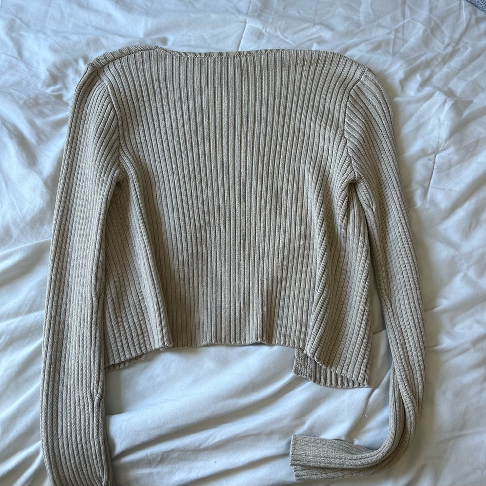 Light green button up sweater - Picture 3 of 7